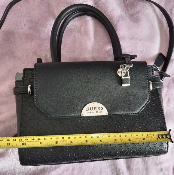 Guess purse - Picture 3 of 7